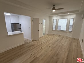Building Photo - 821 S Wilton Pl