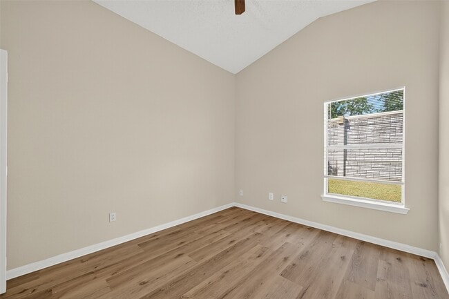 Building Photo - 15727 Ridgegate Rd