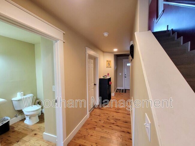 Building Photo - 2845 N 27th Ave