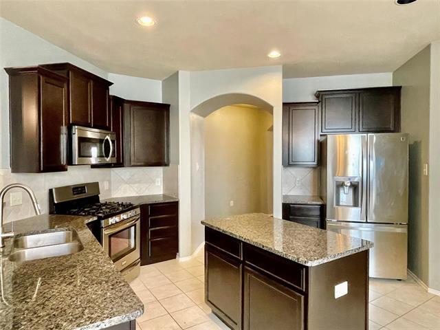 Foto del edificio - 1005 Lake Woodland Dr