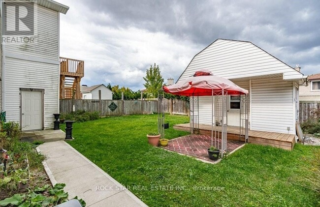 Building Photo - 271 Carson Dr