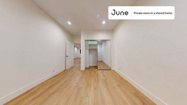Foto del edificio - Private bedroom in 4 bed/4 bath Home