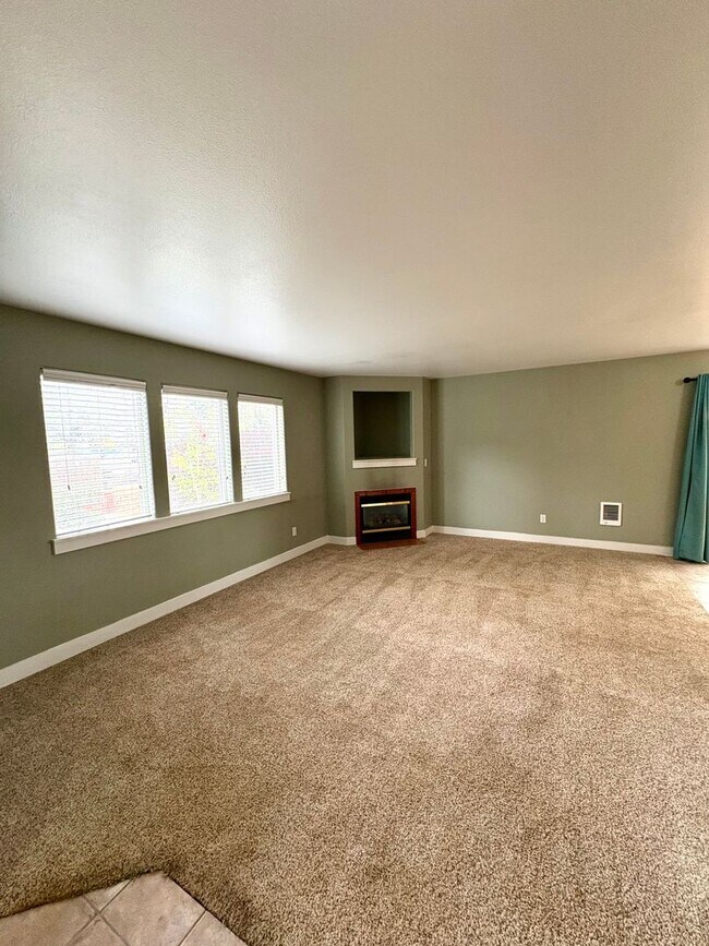 Foto del edificio - Relaxing Town Home in NW Bend!