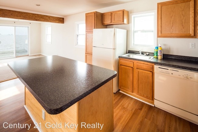 Building Photo - 2 br, 1 bath House - 10 S New Rd
