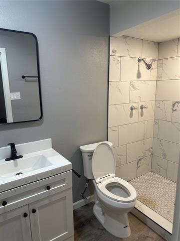 Foto principal - 5017 Walker Dr