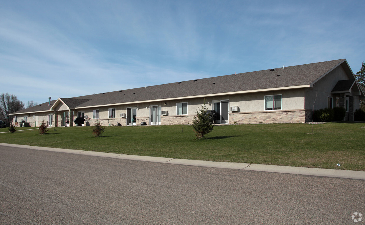 Building Photo - 300 Douglas Dr