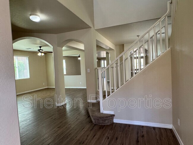 Building Photo - 20684 W White Rock Rd