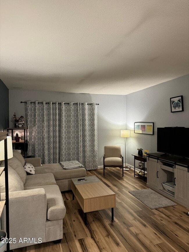 Foto del edificio - 5877 N Granite Reef Rd