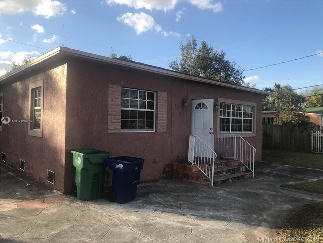 Foto del edificio - 9230 NW 16th Ave