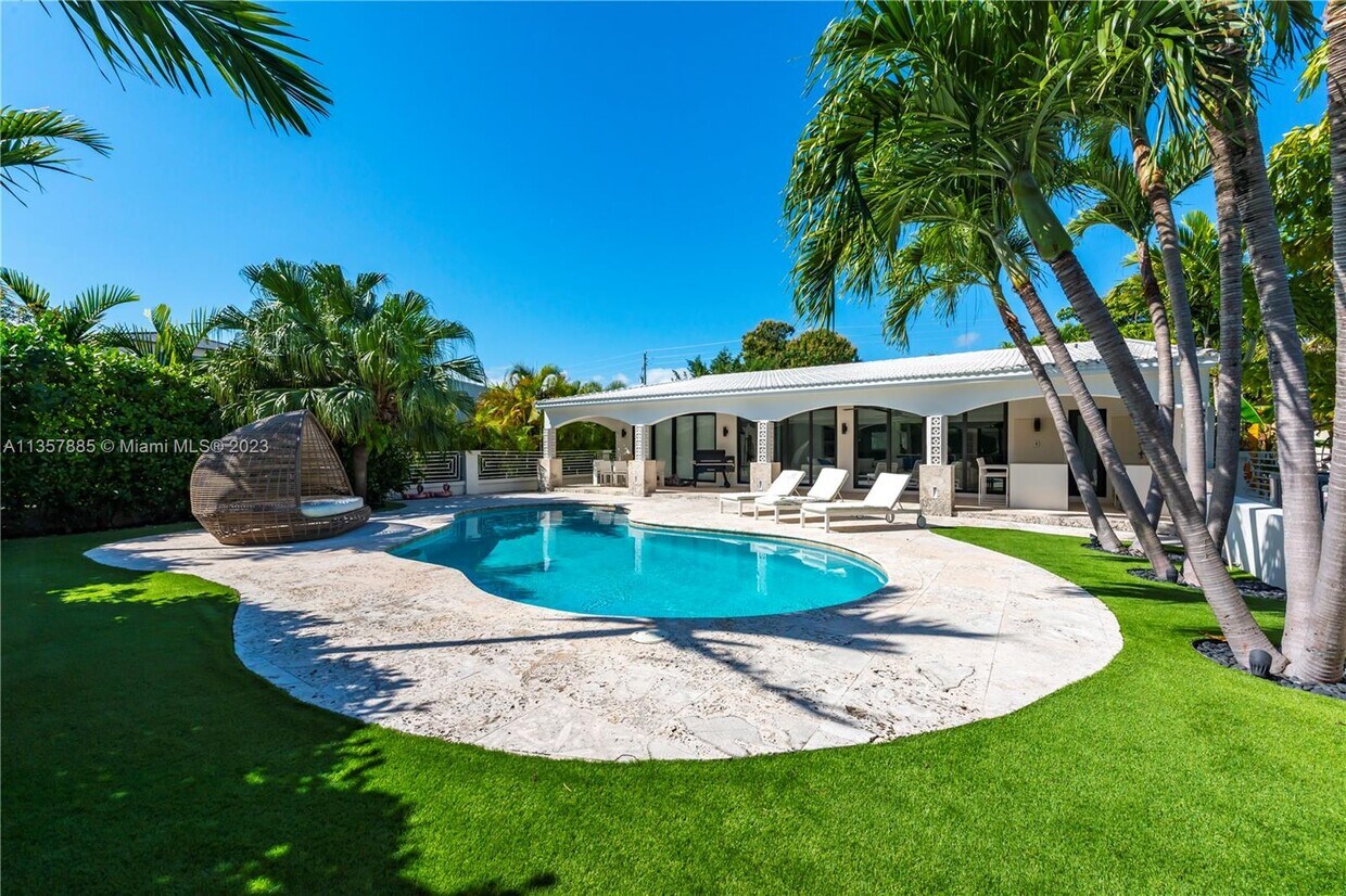 7805 Noremac Ave, Miami Beach, FL 33141 House for Rent in Miami Beach