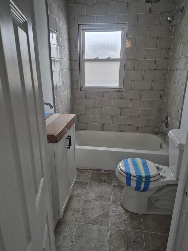 Foto del edificio - 12375 Prospect Ave