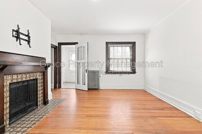 Building Photo - 523 E 12th Ave