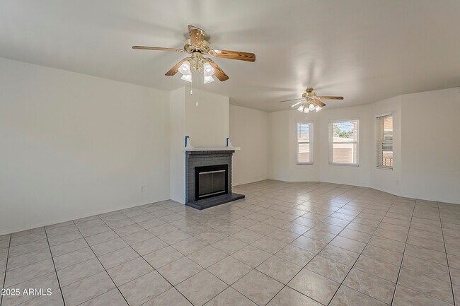 Building Photo - 14420 N 57th Dr