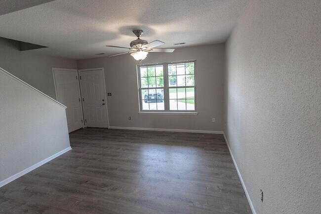 Building Photo - 3910 Snowy Owl Dr
