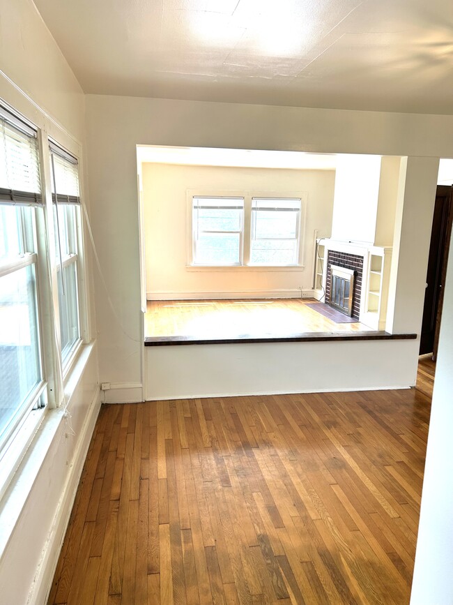 Building Photo - 1242 Hird Ave