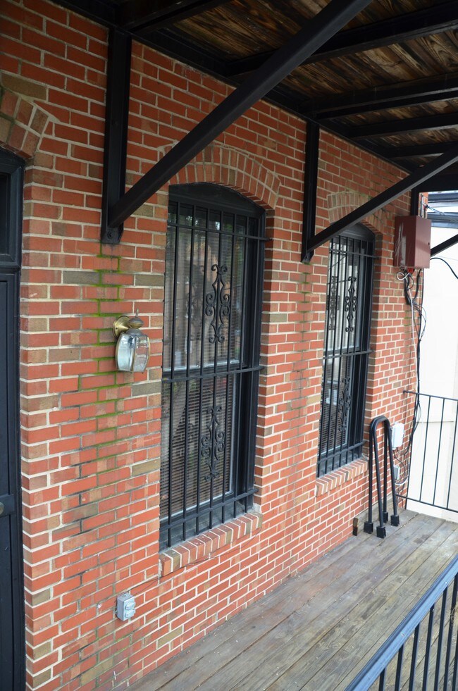 Deck/balcony - 1762 Corcoran St NW
