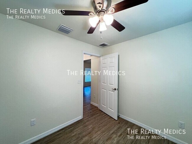 Foto del edificio - 5726 NW 3rd St