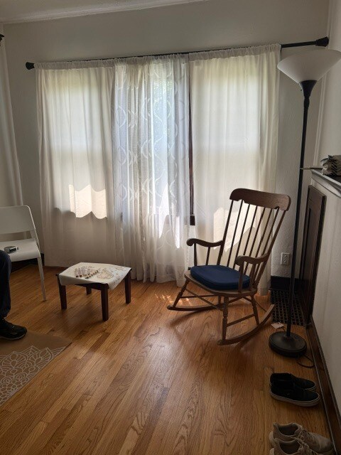 Sala de estar - 2701 E Saginaw St