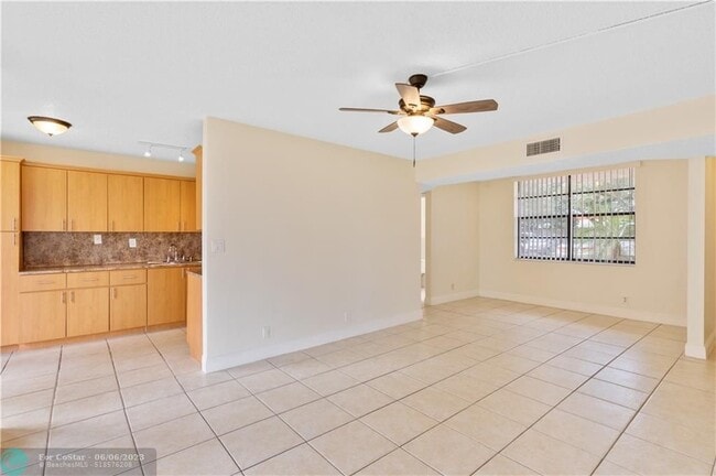 Building Photo - 3550 Blue Lake Dr