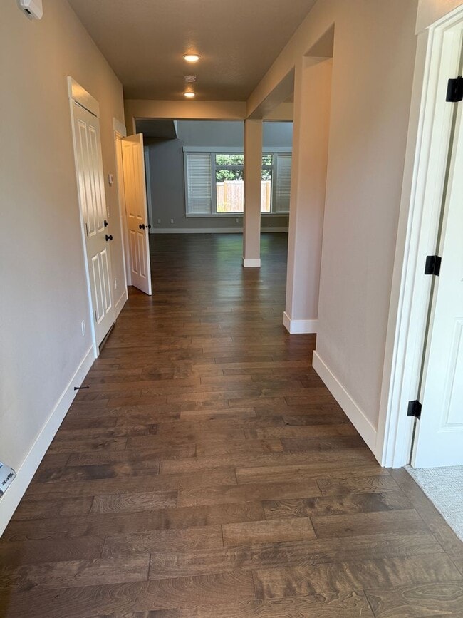 Building Photo - Single Family Home