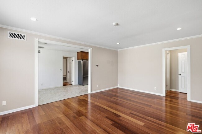 Foto del edificio - 1807 Carnegie Ln