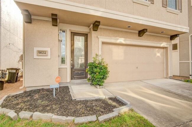 Building Photo - 9624 Cambridge Manor Ln