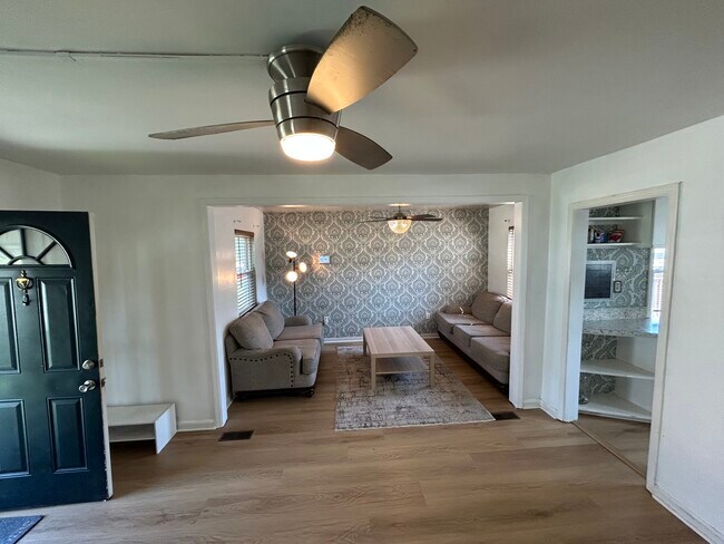 Foto del edificio - 8458 Quincy St