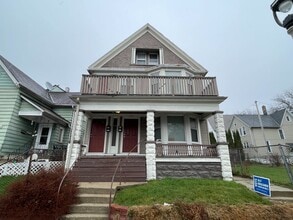 Building Photo - 2212-2214-2214 N Holton St