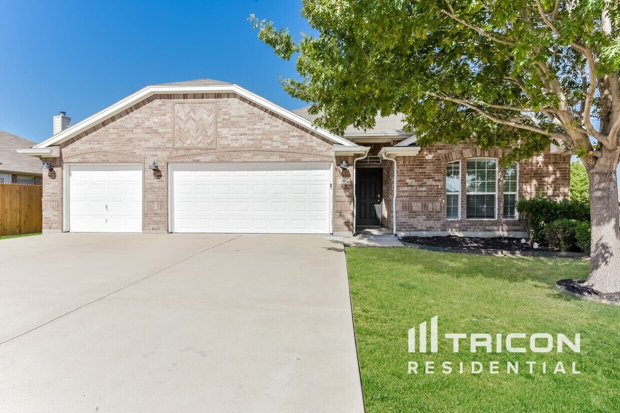 448 Brookhollow Lane Saginaw TX House Rental in Saginaw, TX