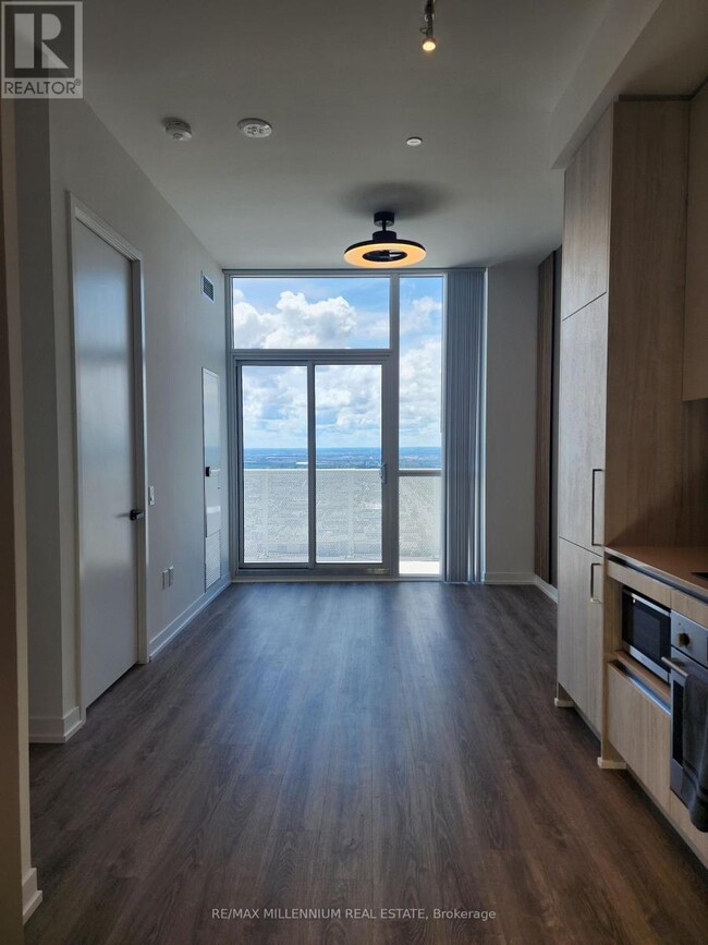 Building Photo - 195 Commerce St