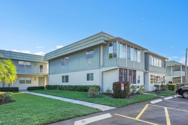 Building Photo - 646 Flanders N