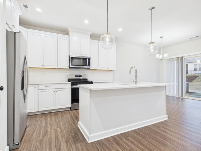 Building Photo - 9529 Munsing Dr