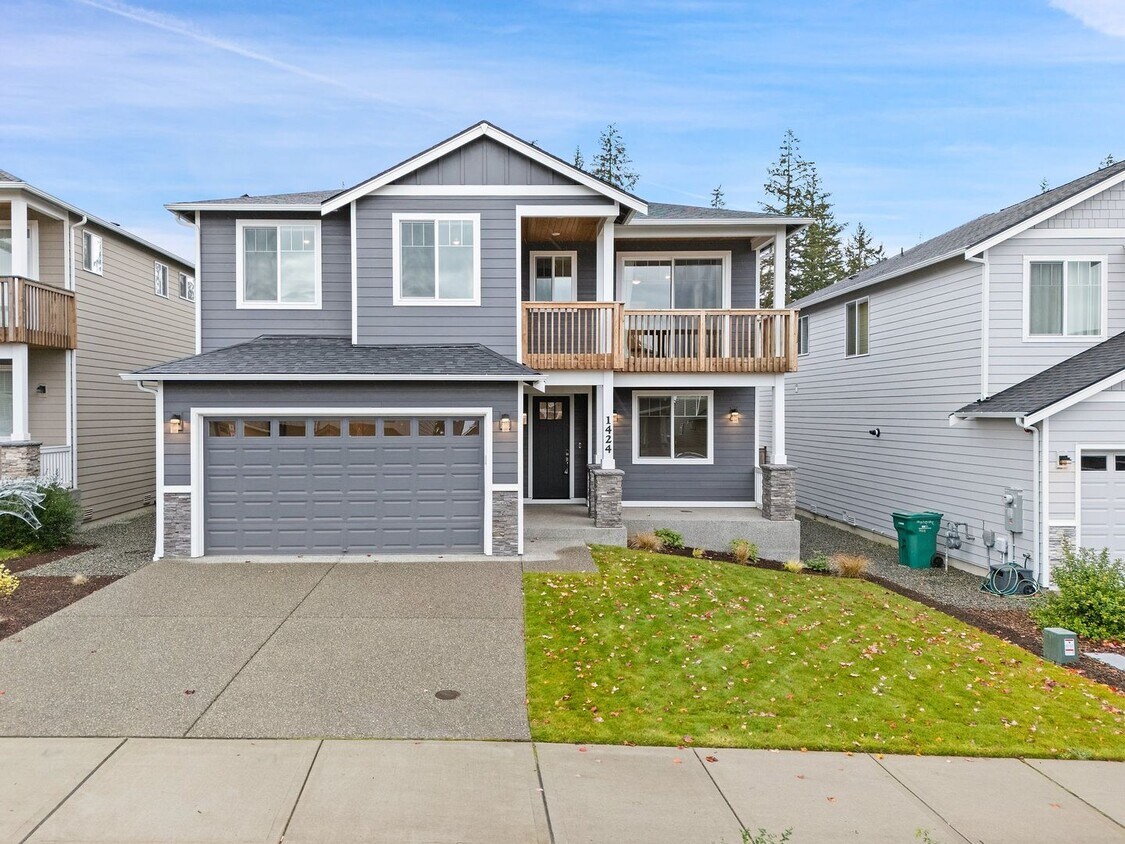 Primary Photo - Stunning 4-Bedroom Home in Bremerton