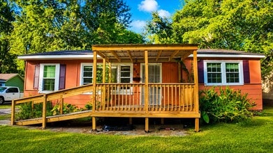 Building Photo - 314 Clubview Dr