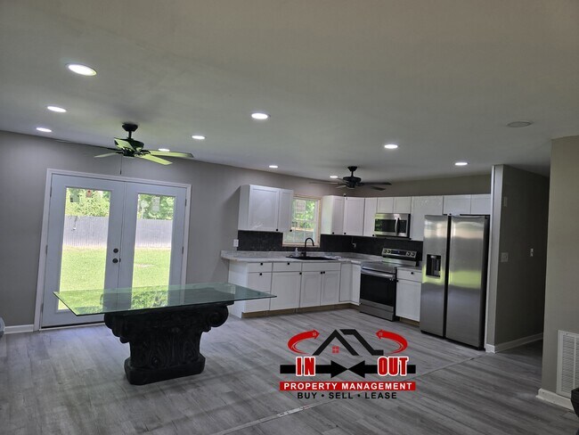 Building Photo - 350 Longhorn Dr