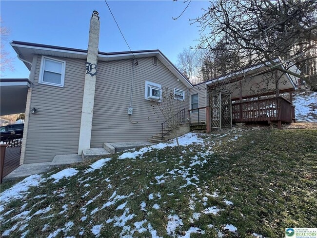 Building Photo - 3790 Redbud Dr