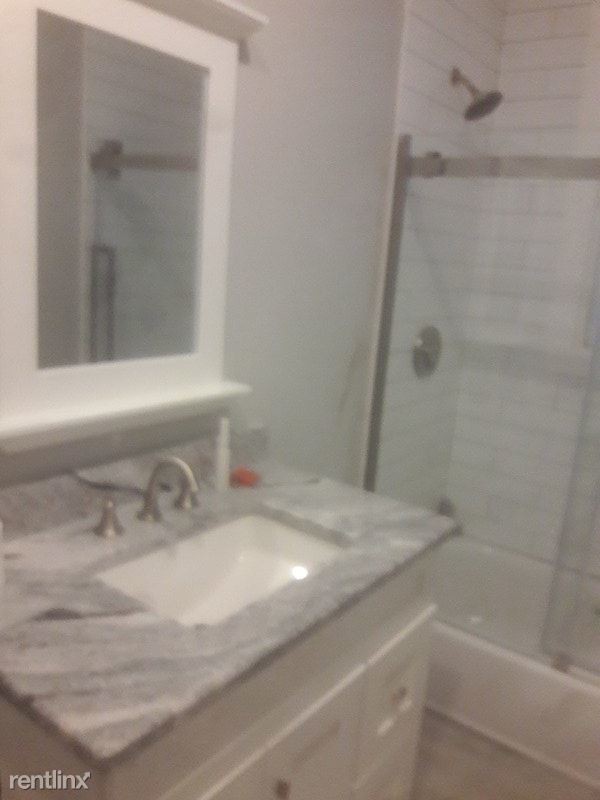 Building Photo - 3 br, 1 bath Apartment - 24 Parkton Road