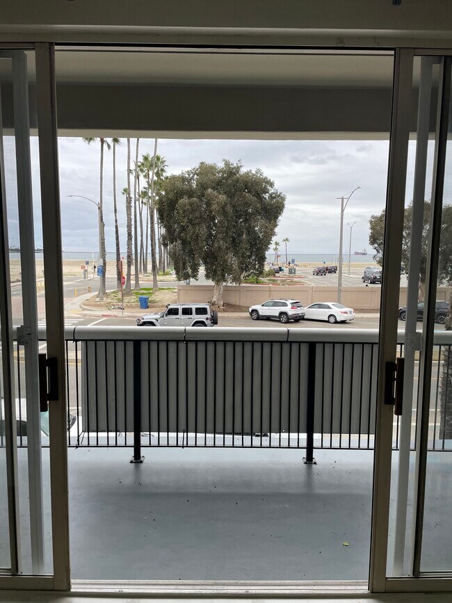 Foto del edificio - 5039 E Ocean Blvd