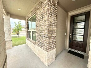 Building Photo - 1301 Tan Gable Ln