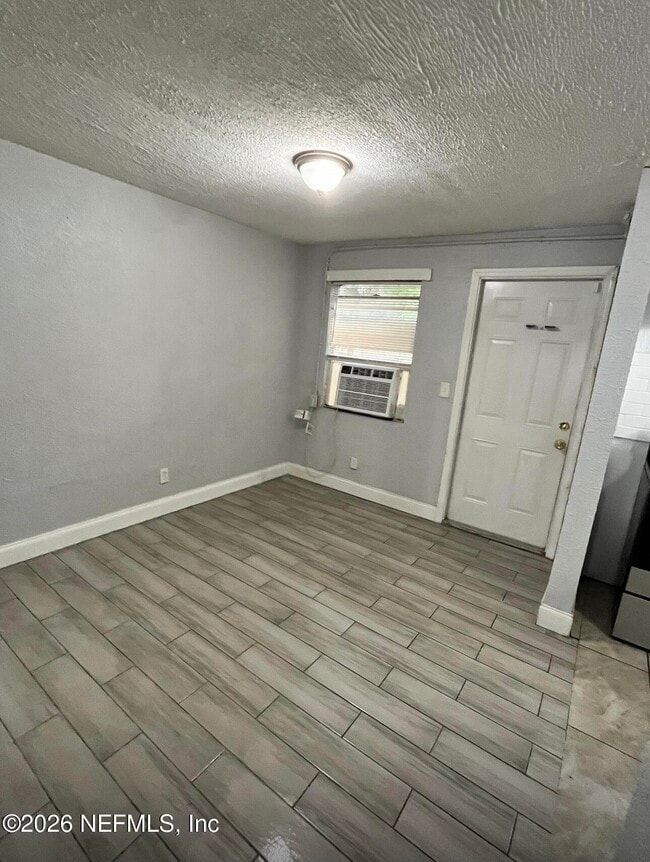 Building Photo - 4413 Moncrief Rd W