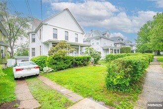 Building Photo - 82 Bergen Ave