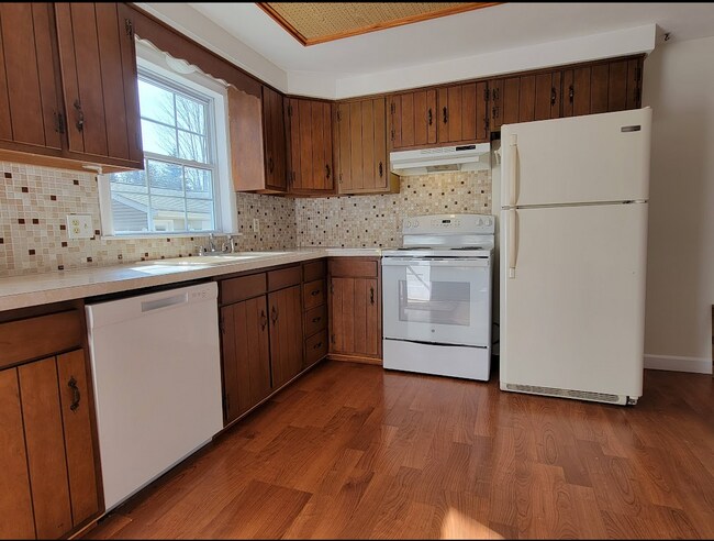 Building Photo - 41 Glenhaven Dr