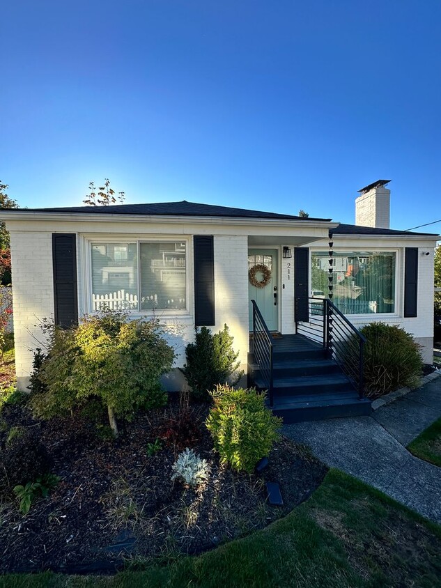 Primary Photo - Madison Valley Bungalow