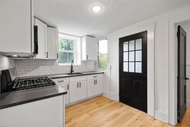 Photo - AVAILABLE NOV 1ST! FULLY RENOVATED 1-bedro... Townhome