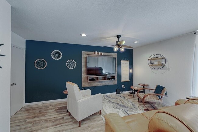 Building Photo - 12500 Melville Dr