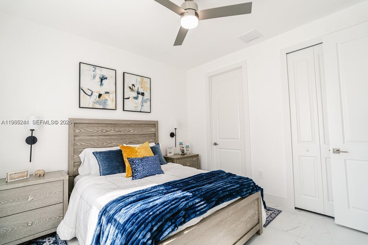 Foto del edificio - 434-436 Bells St E