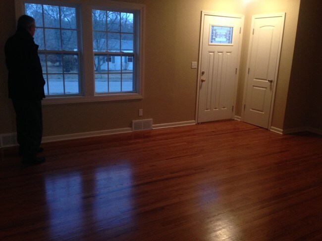 Building Photo - 1611 W 21st Terrace