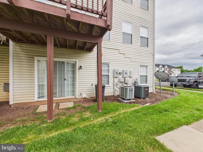 Building Photo - 7981 Calvary Ct