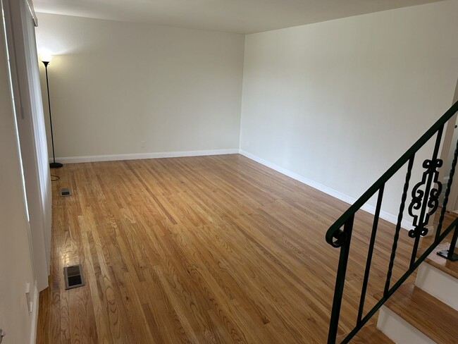 Building Photo - 2040 Barbour Dr