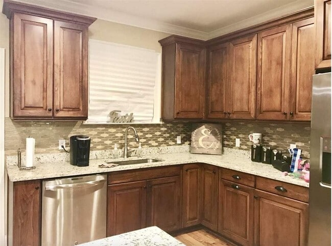 Building Photo - 2525 Lantana Ln